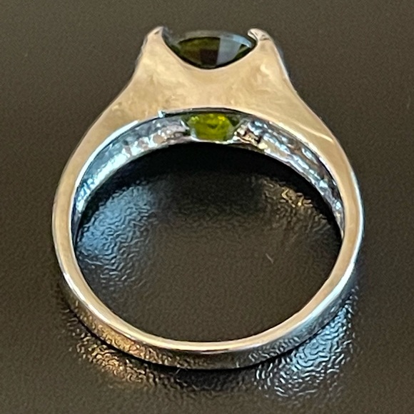 Oliver green cubic zirconia S925 silver ring size 7 - Picture 4 of 8